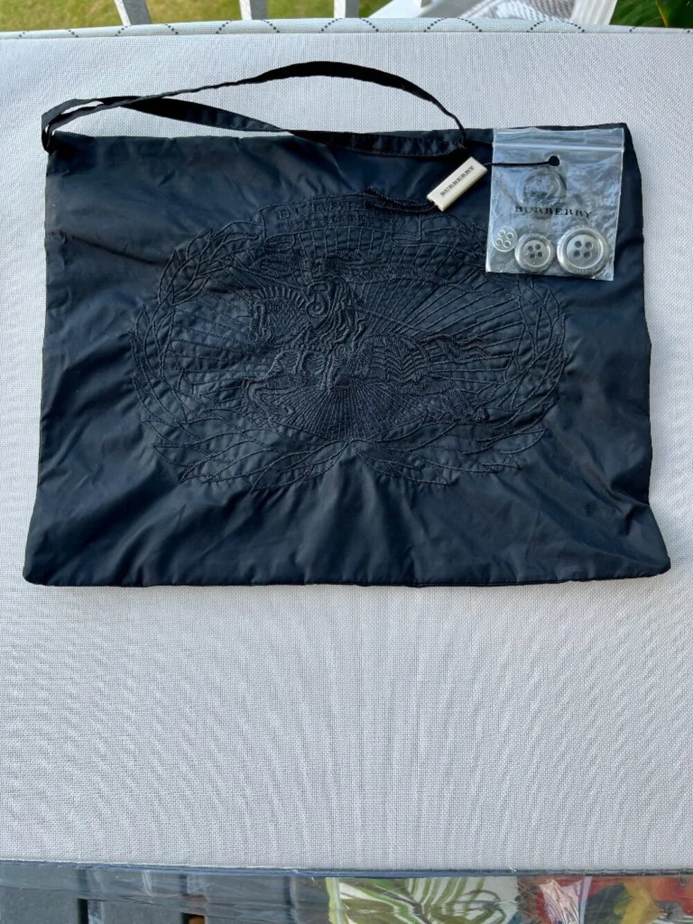 Burberry Replacement Buttons Set Sealed in Pouch with EKD Travel Bag